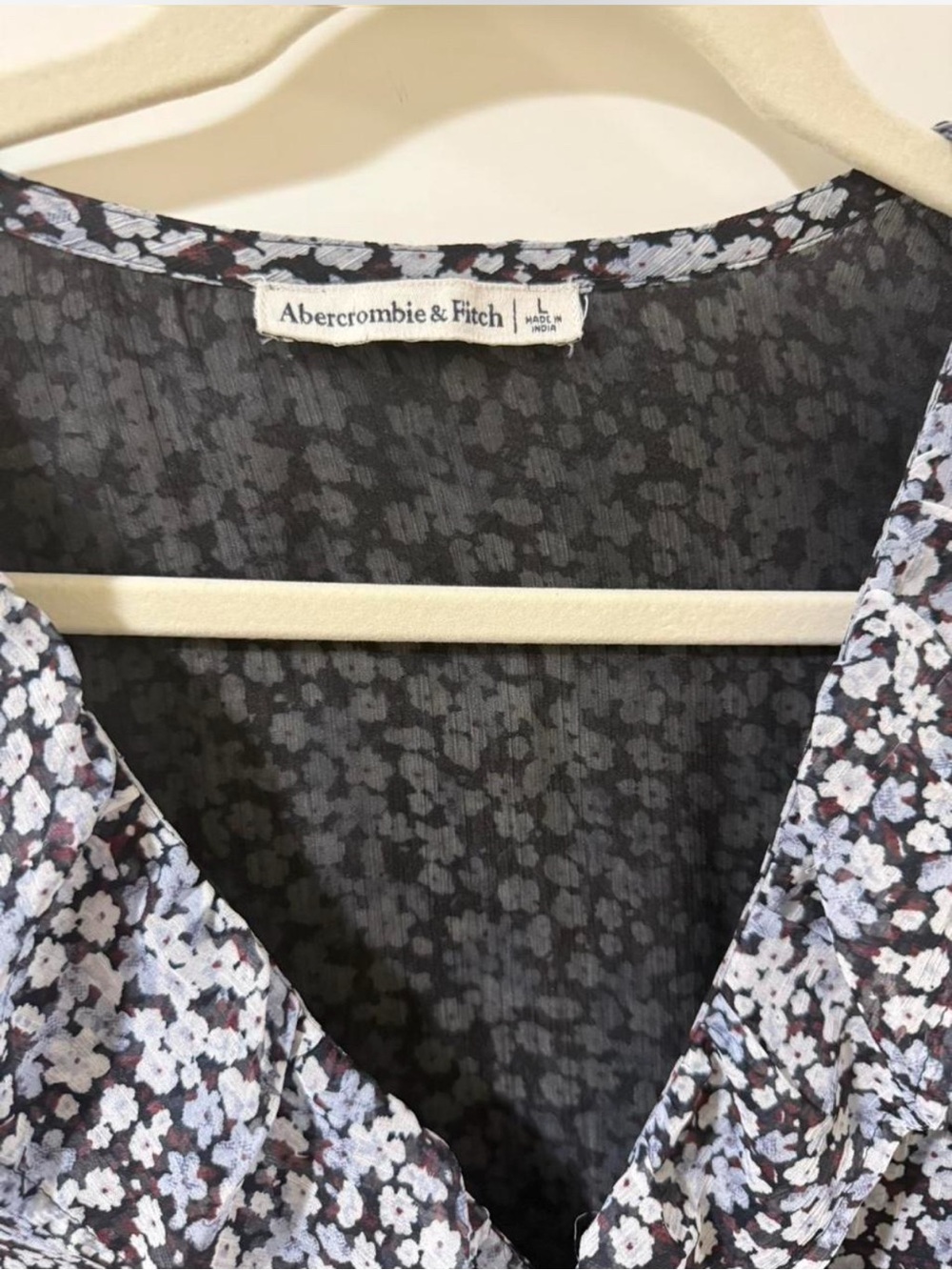 Abercrombie & Fitch blue floral chiffon long-sleeve ruffle bodysuit size L - Picture 3 of 6